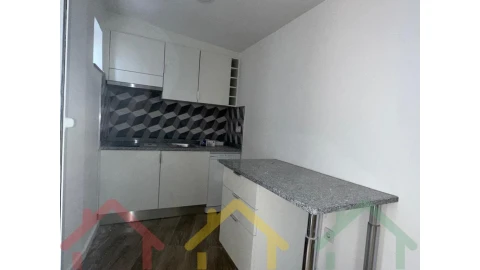 Moradia T1 para Venda em Mafamude e Vilar do Paraíso