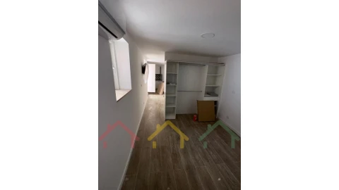 Moradia T1 para Venda em Mafamude e Vilar do Paraíso