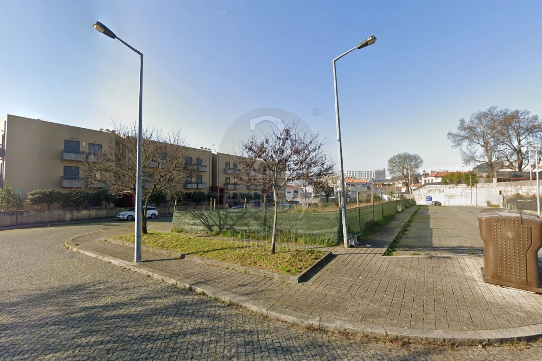 Terreno para Venda em Campanhã Foto 3