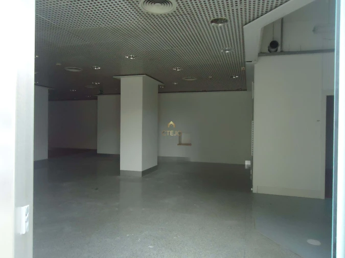 Negócio para Arrendamento em Póvoa de Santa Iria e Forte da Casa Foto 2