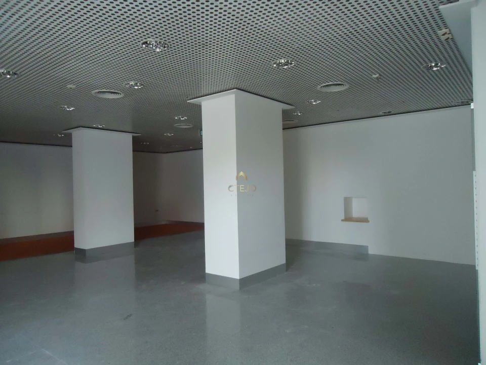 Negócio para Arrendamento em Póvoa de Santa Iria e Forte da Casa Foto 3