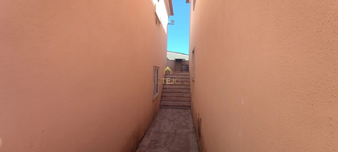 Moradia T6 para Venda em Santa Iria de Azoia, São João da Talha e Bobadela Foto 3