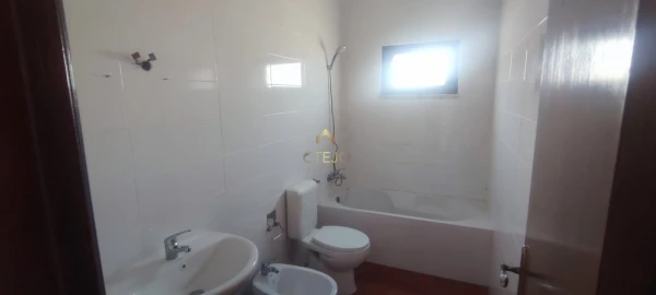 Moradia T6 para Venda em Santa Iria de Azoia, São João da Talha e Bobadela
