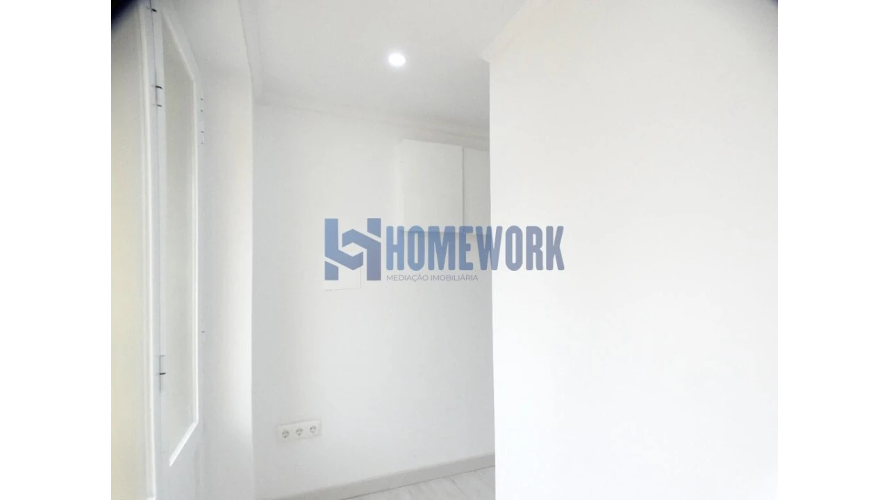 Apartamento T2 para Venda em Corroios Foto 7