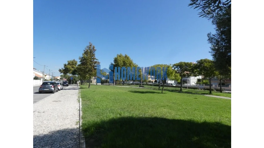 Apartamento T2 para Venda em Corroios Foto 16