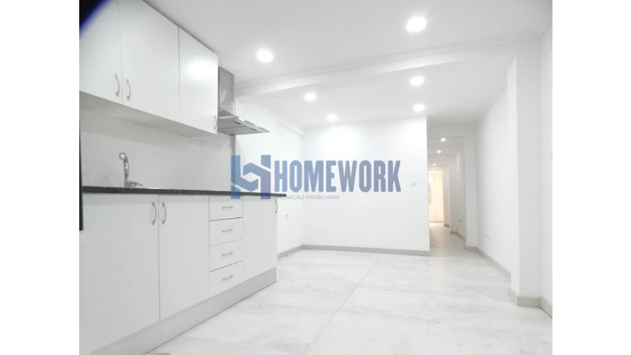 Apartamento T2 para Venda em Corroios Foto 3