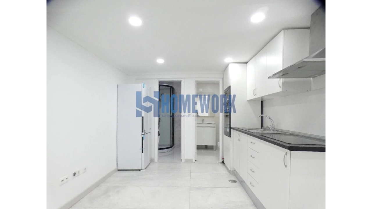 Apartamento T2 para Venda em Corroios Foto 2