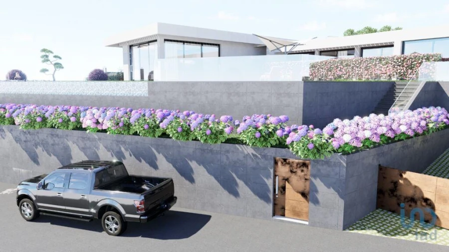 Moradia T4 para Venda em São Vicente Foto 3