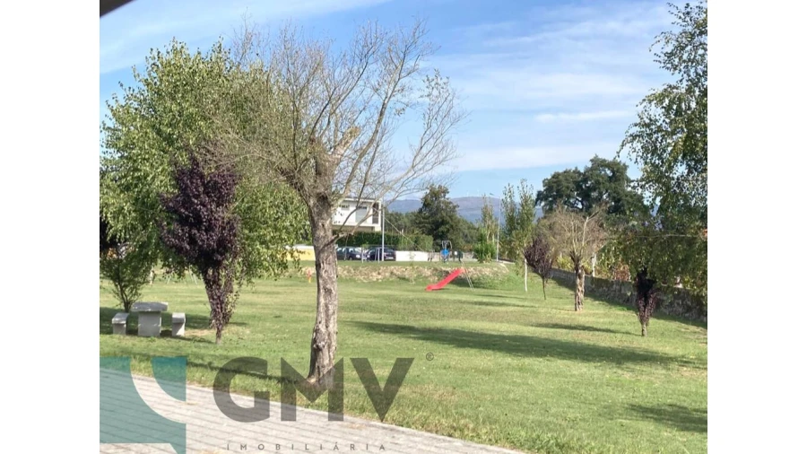 Terreno para Venda em Campos e Louredo Foto 4