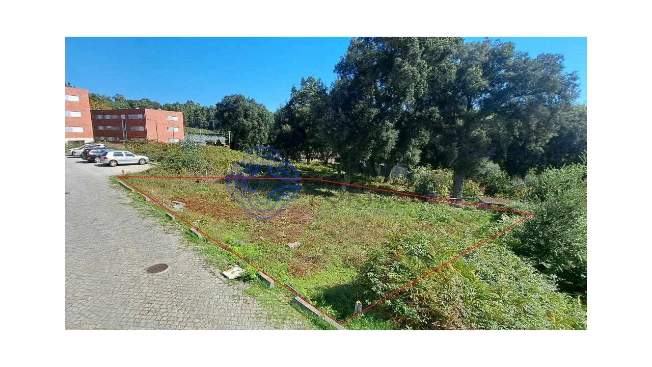 Terreno para Venda em Milheiros Foto 2