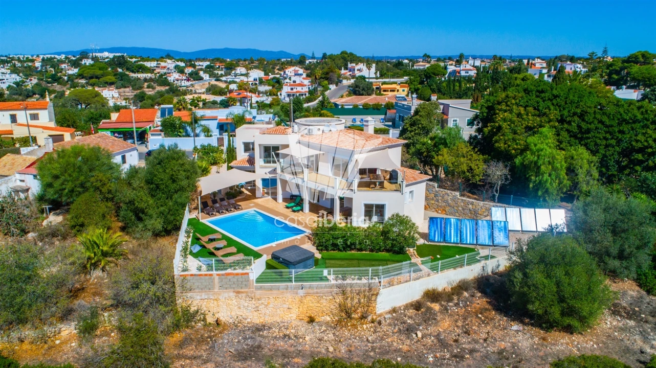 Moradia T4 para Venda em Lagoa e Carvoeiro Foto 1