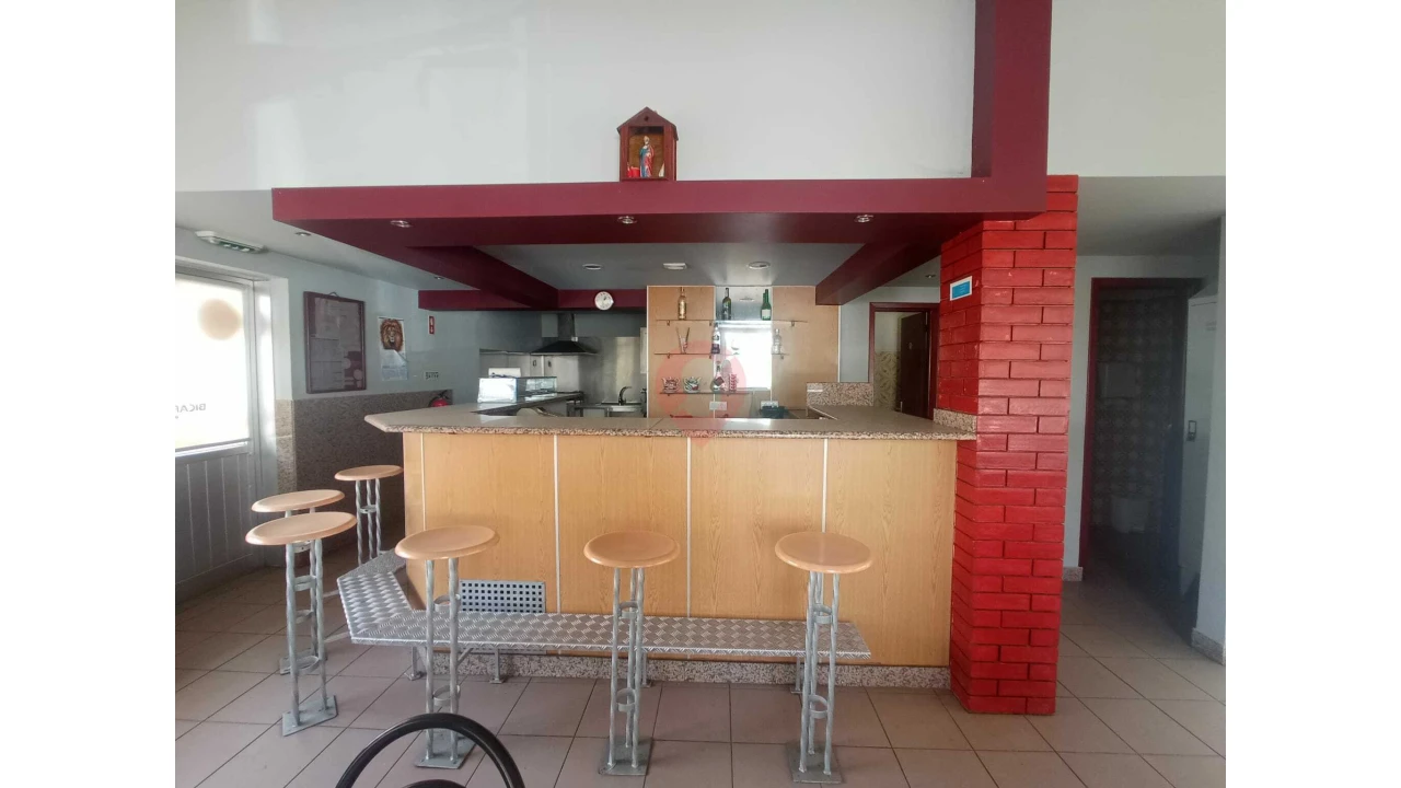 Negócio para Venda em Monção e Troviscoso Foto 1