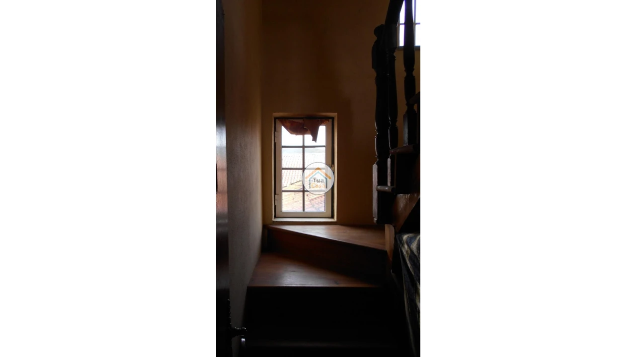 Moradia T6 para Venda em Arca e Varzielas Foto 7