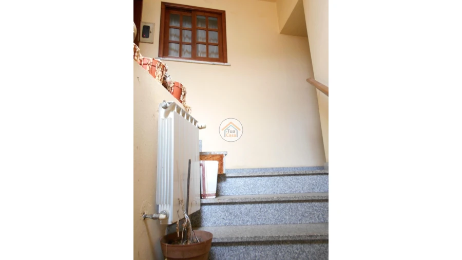 Moradia T6 para Venda em Arca e Varzielas Foto 2