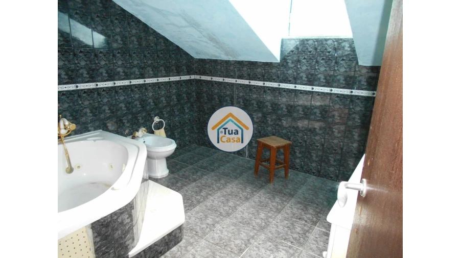 Moradia T6 para Venda em Arca e Varzielas Foto 10