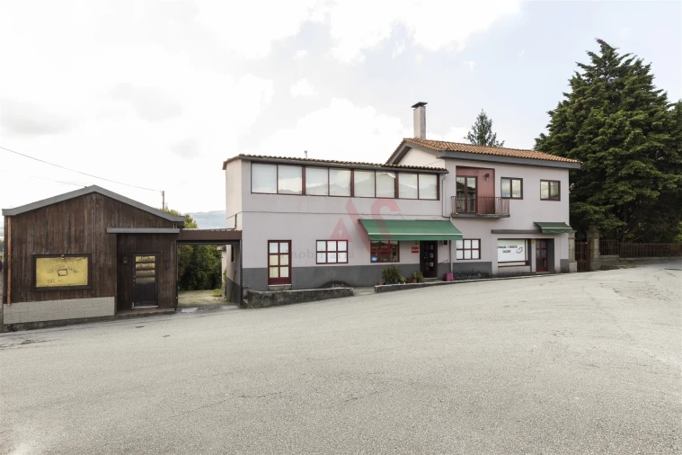 Moradia T7 para Venda em Bairro Foto 1