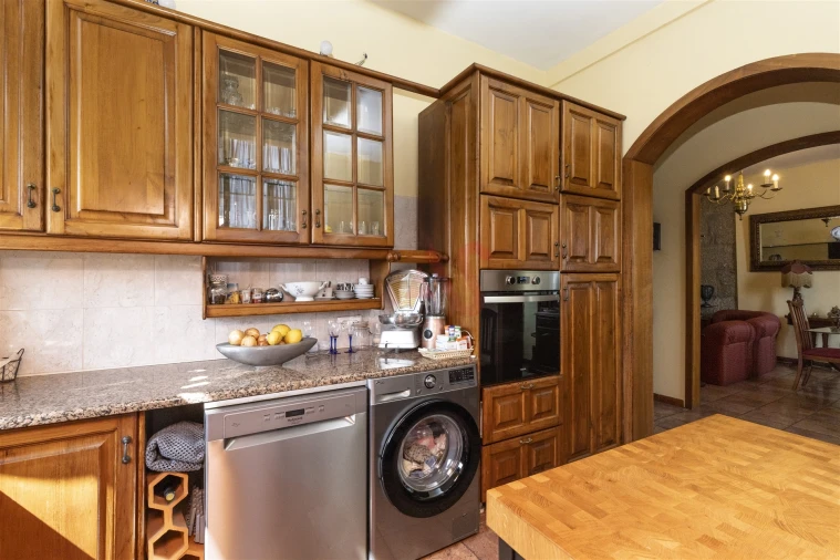 Moradia T7 para Venda em Bairro Foto 12