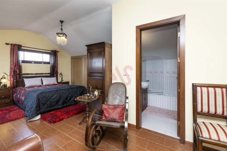 Moradia T7 para Venda em Bairro Foto 19