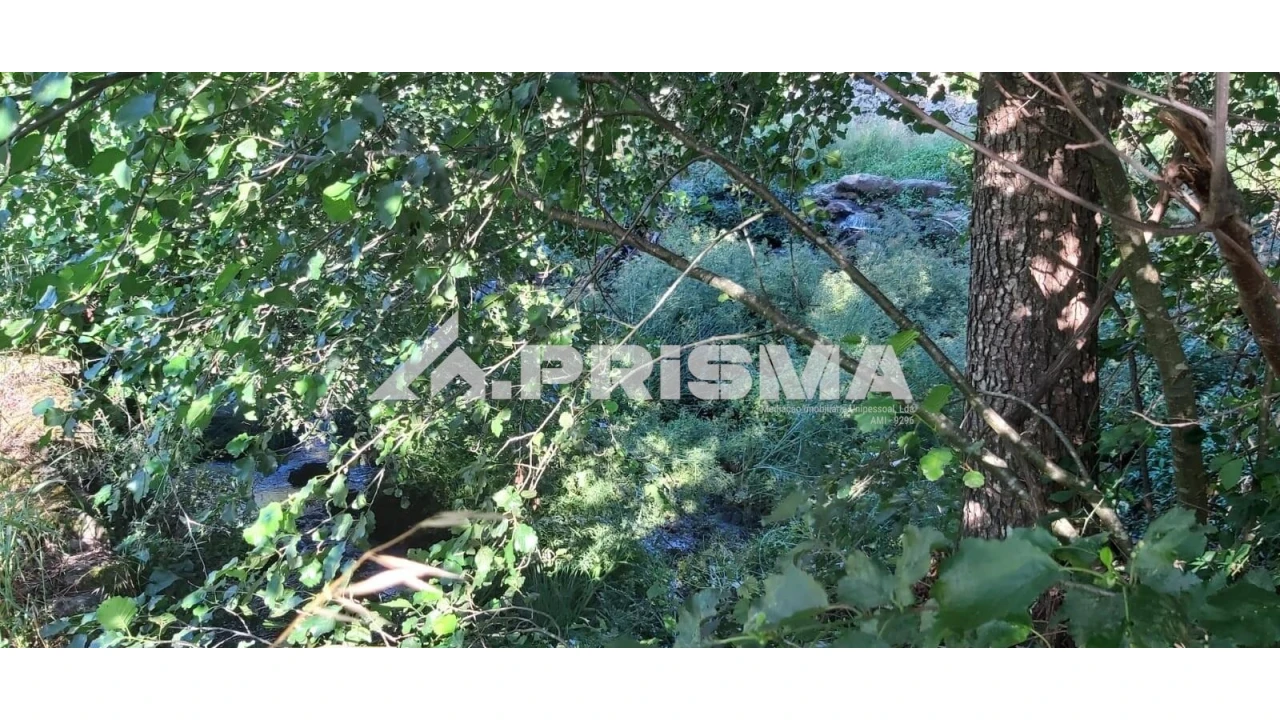 Terreno para Venda em Póvoa de Rio de Moinhos e Cafede Foto 9