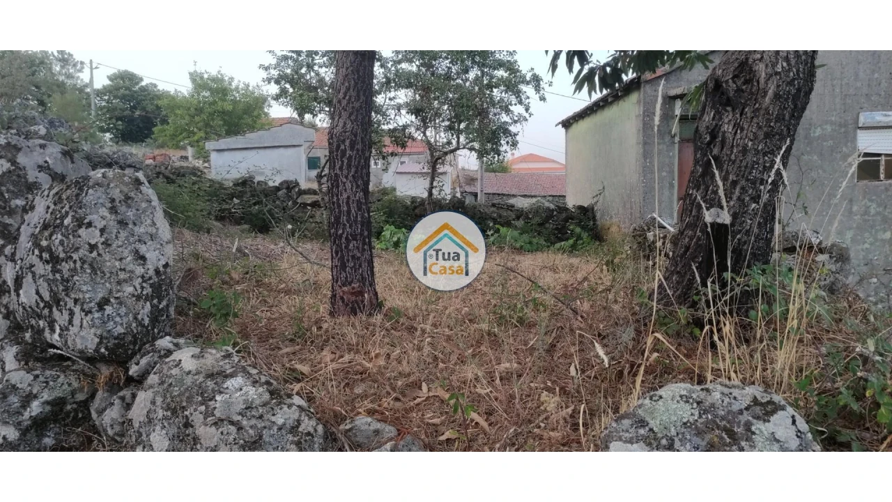 Moradia T1 para Venda em Mezio e Moura Morta Foto 14