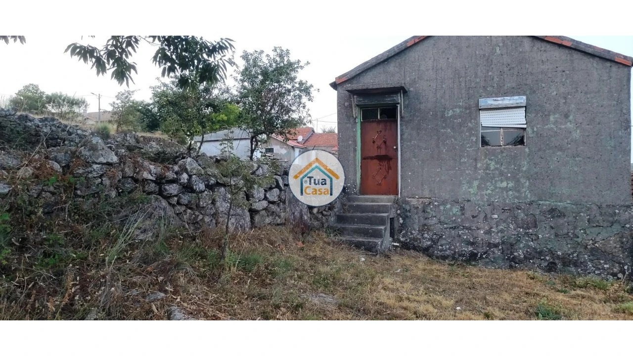 Moradia T1 para Venda em Mezio e Moura Morta Foto 11