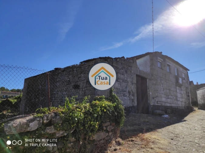 Moradia T2 para Venda em Mouçós e Lamares