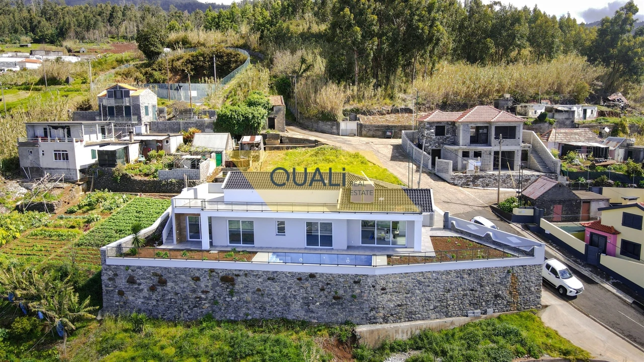 Moradia T3 para Venda em Ponta do Sol Foto 1