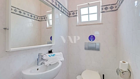 Moradia T6 para Venda em Quarteira