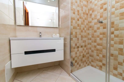 Apartamento T1 para Arrendamento férias em Albufeira e Olhos de Água