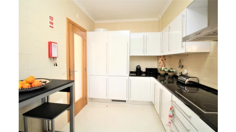 Apartamento T2 para Arrendamento férias em Albufeira e Olhos de Água