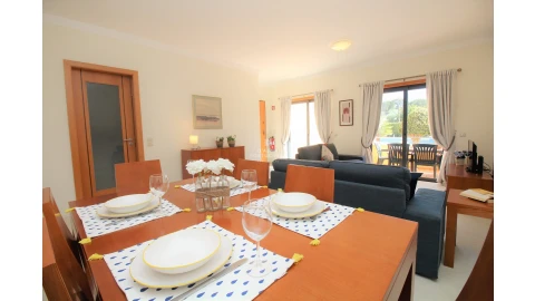 Apartamento T2 para Arrendamento férias em Albufeira e Olhos de Água