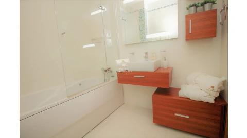 Apartamento T2 para Arrendamento férias em Albufeira e Olhos de Água