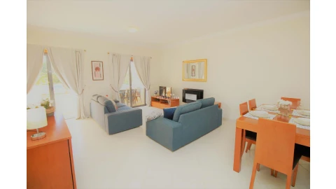 Apartamento T2 para Arrendamento férias em Albufeira e Olhos de Água