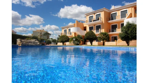 Apartamento T2 para Arrendamento férias em Albufeira e Olhos de Água