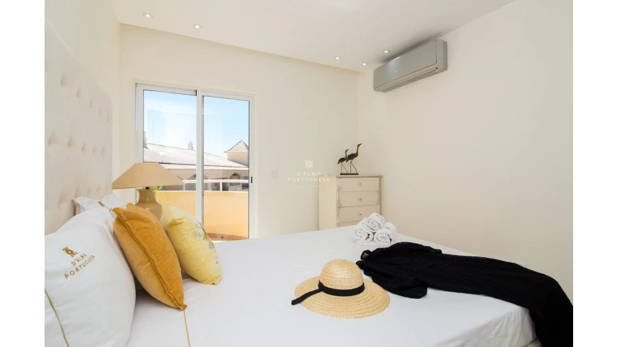 Apartamento T3 para Arrendamento férias em Quarteira Foto 12