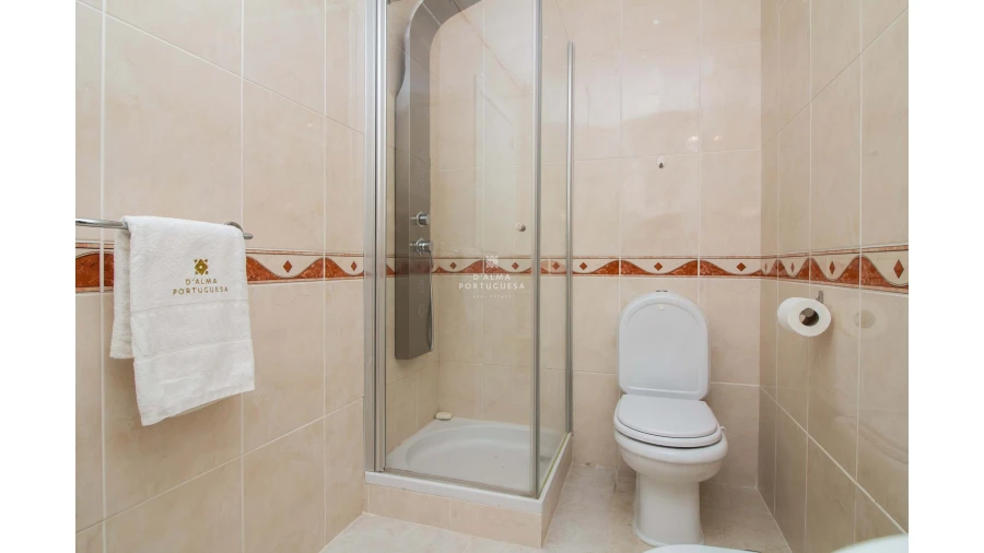 Apartamento T3 para Arrendamento férias em Quarteira Foto 17