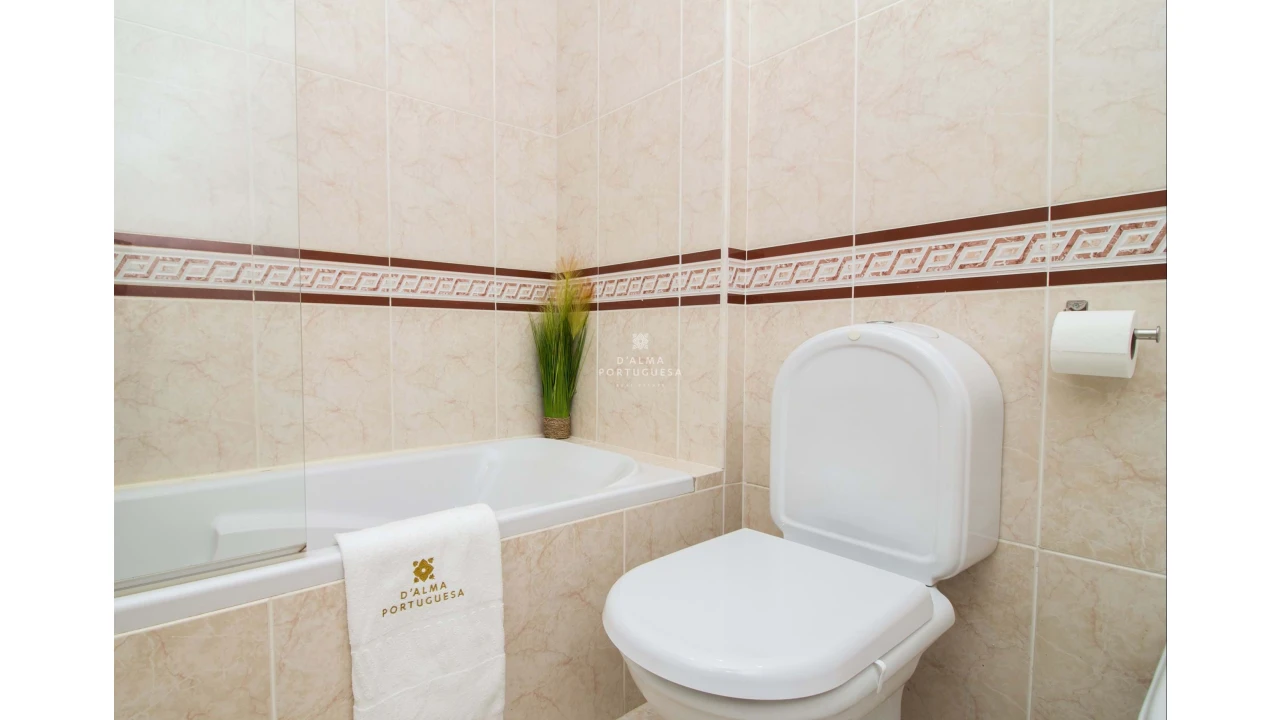 Apartamento T3 para Arrendamento férias em Quarteira Foto 29