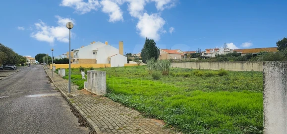 Terreno para Venda em Campelos e Outeiro da Cabeça