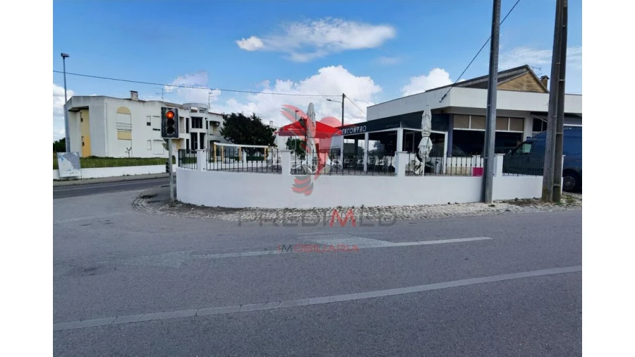 Moradia T4 para Venda em Riachos Foto 3