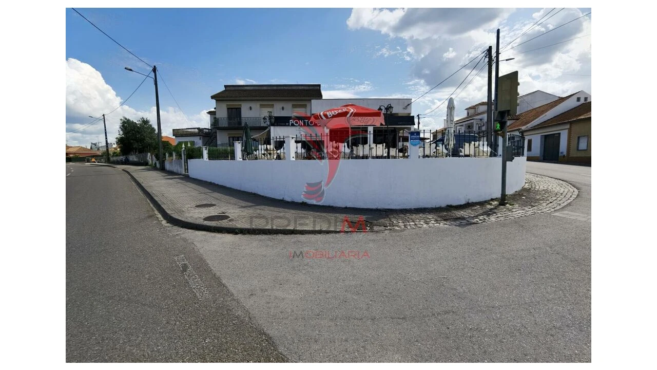 Moradia T4 para Venda em Riachos Foto 4