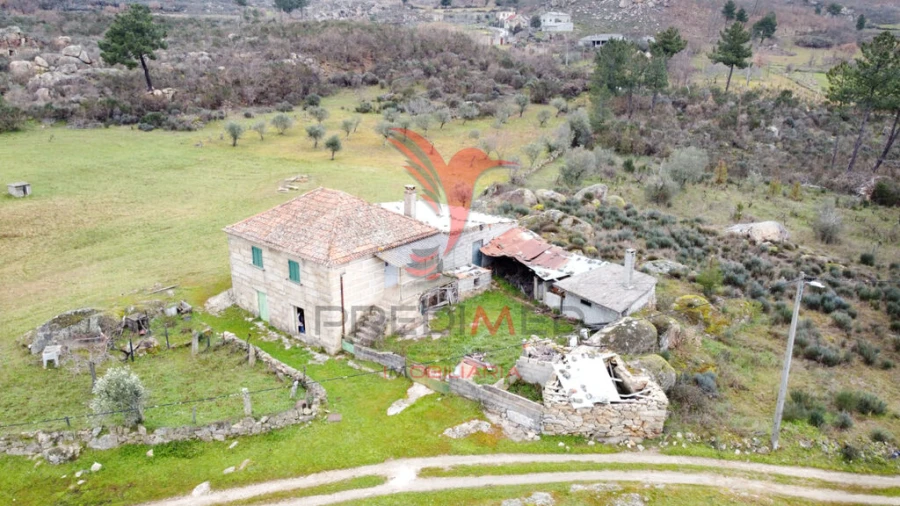 Quinta T6 para Venda em Moreira de Rei Foto 5