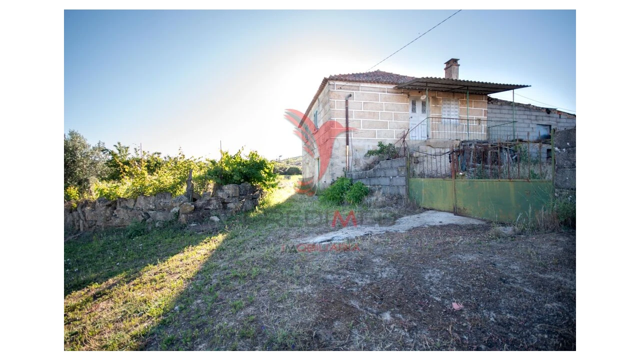 Quinta T6 para Venda em Moreira de Rei Foto 3