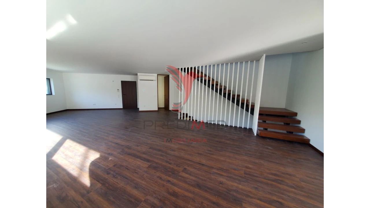 Moradia T3 para Venda em Cidade da Maia Foto 7