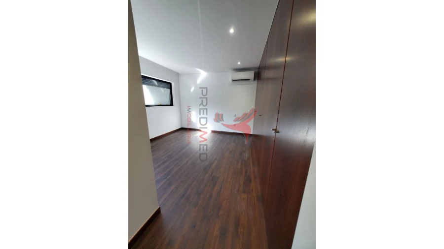 Moradia T3 para Venda em Cidade da Maia Foto 18