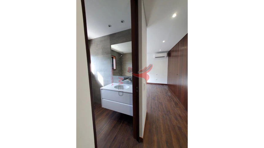 Moradia T3 para Venda em Cidade da Maia Foto 17