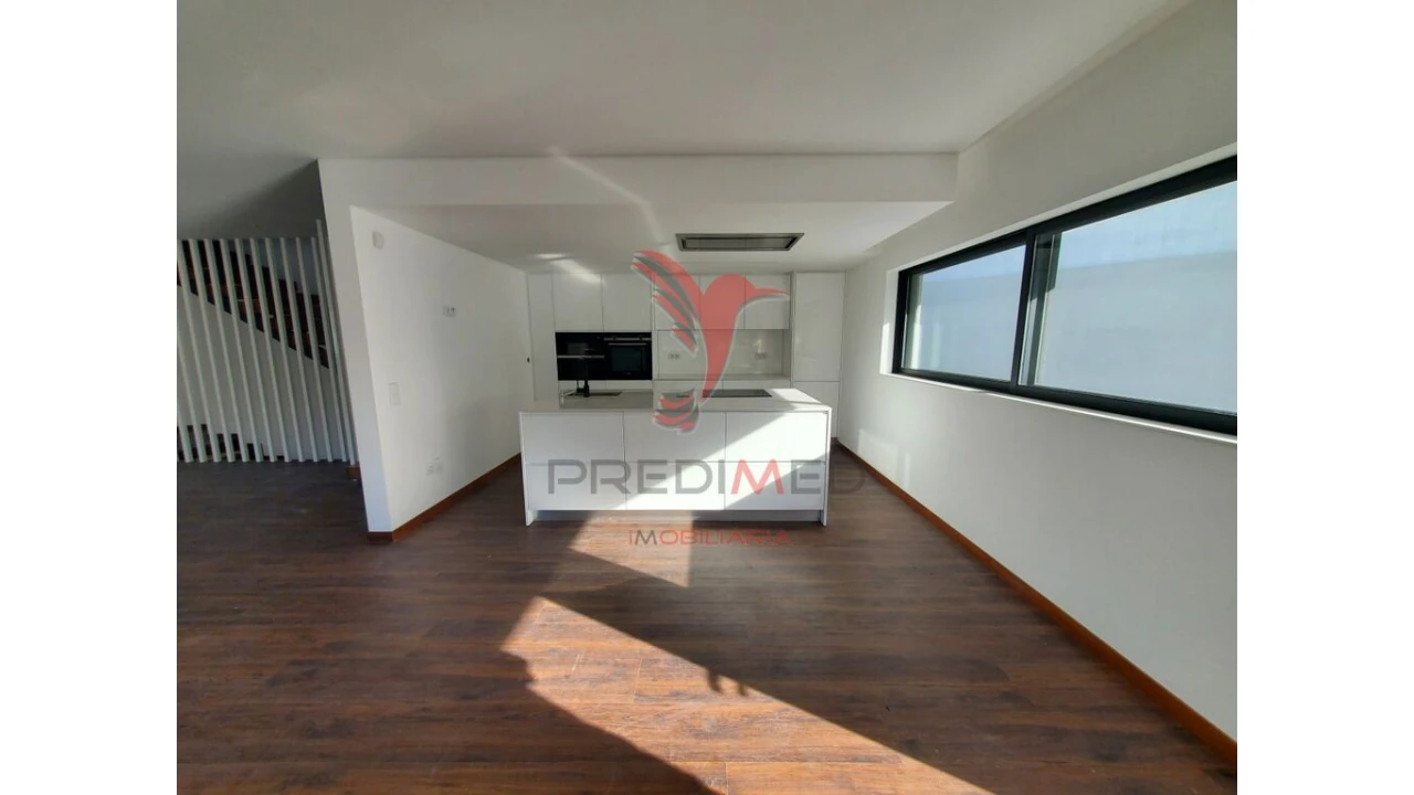 Moradia T3 para Venda em Cidade da Maia Foto 9