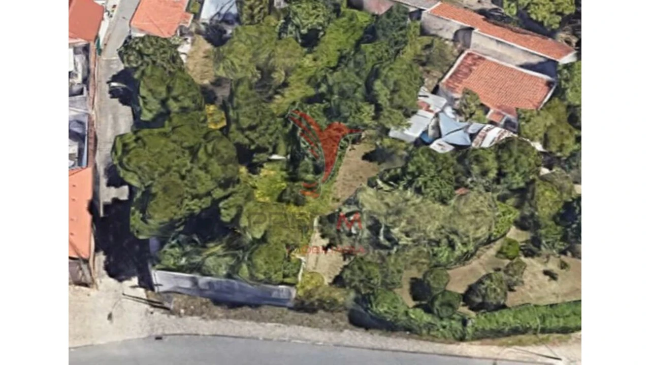 Terreno para Venda em Alfragide Foto 1