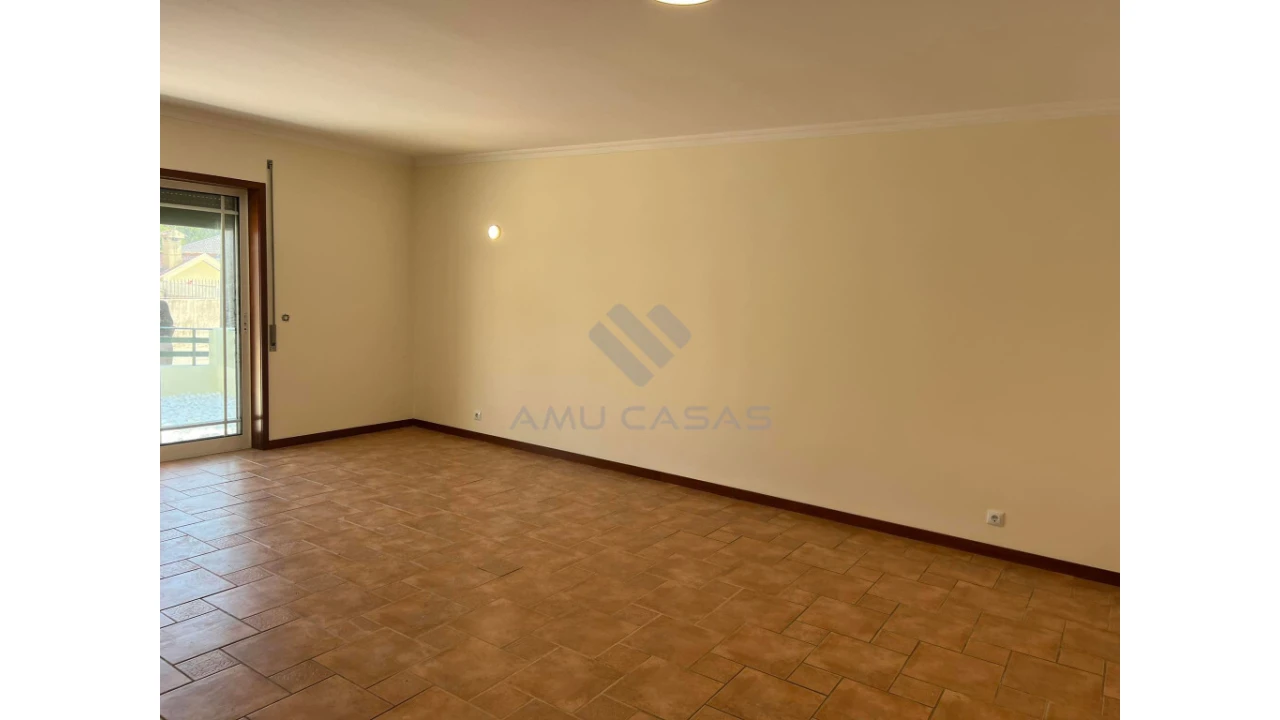 Moradia T3 para Venda em Branca Foto 6