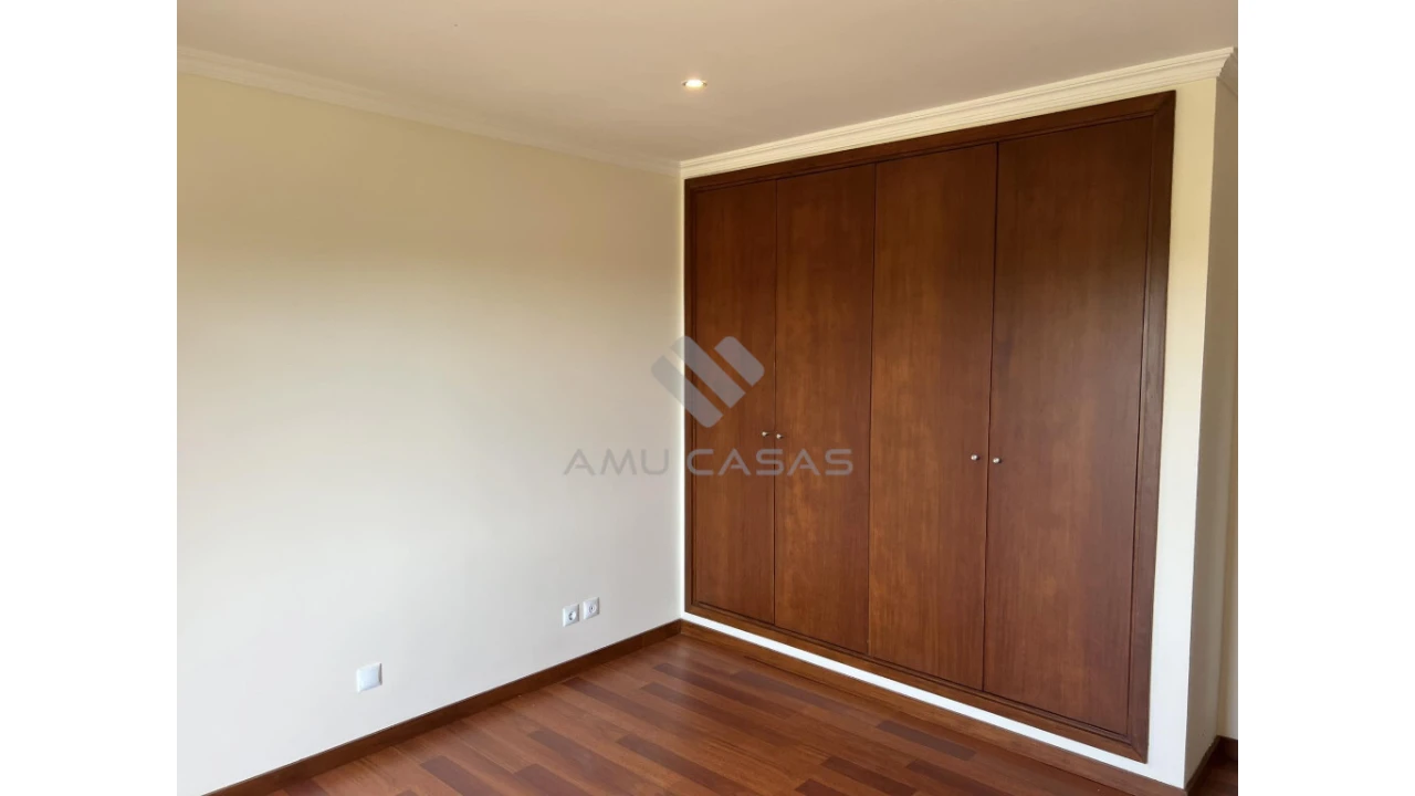 Moradia T3 para Venda em Branca Foto 13