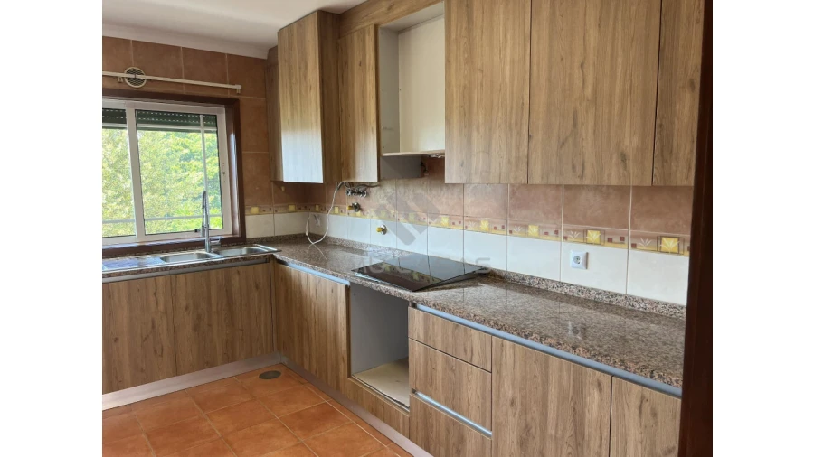 Moradia T3 para Venda em Branca Foto 1